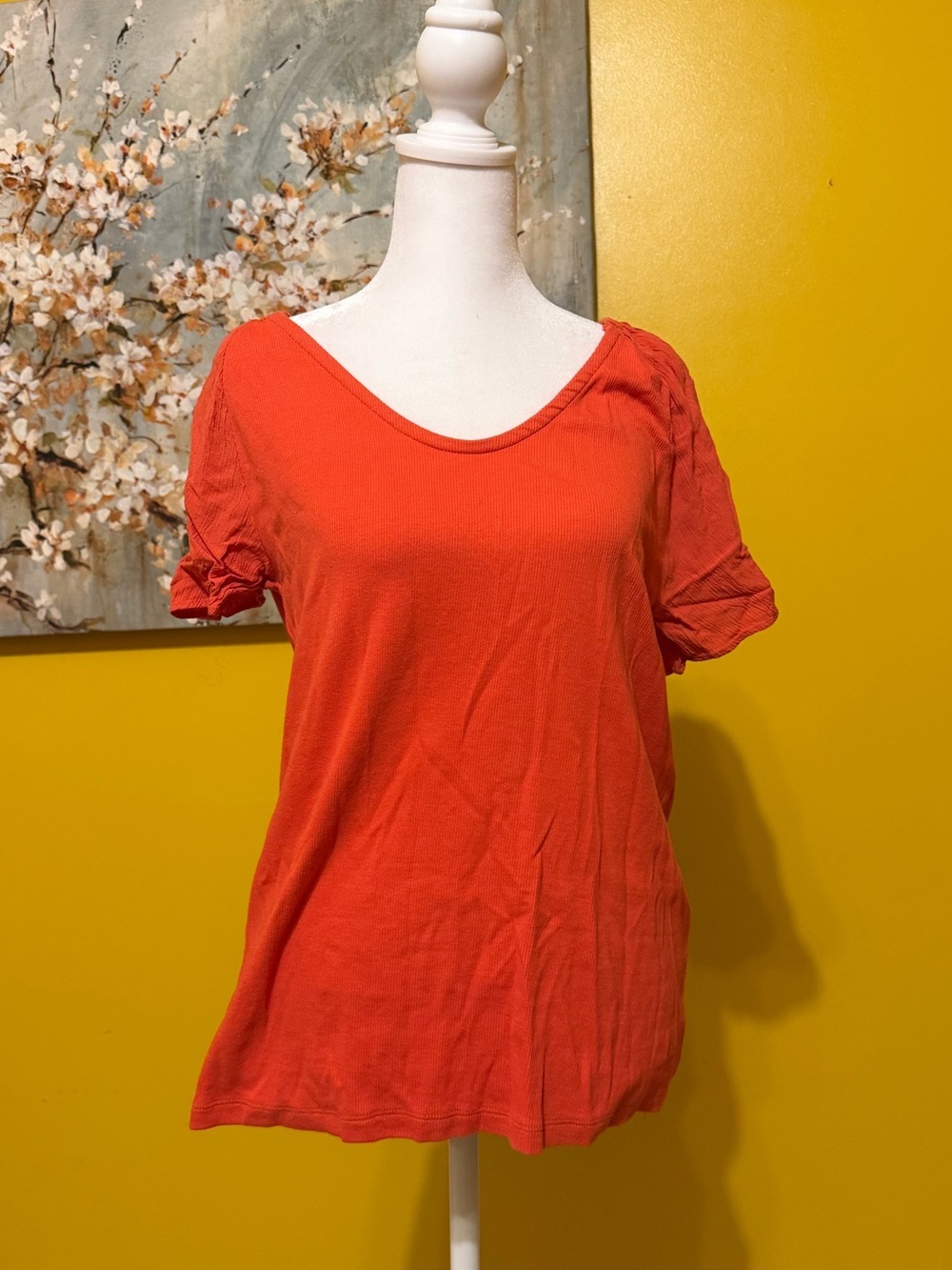 LOFT Short Sleeve Scoop Neck Tee in Coral-Red